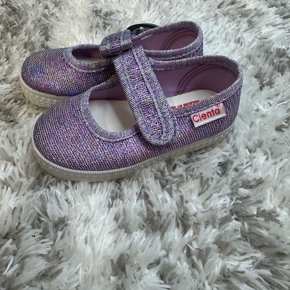 Cienta Sparkly Purple Kids' Dress Shoes - Picture 3 of 4